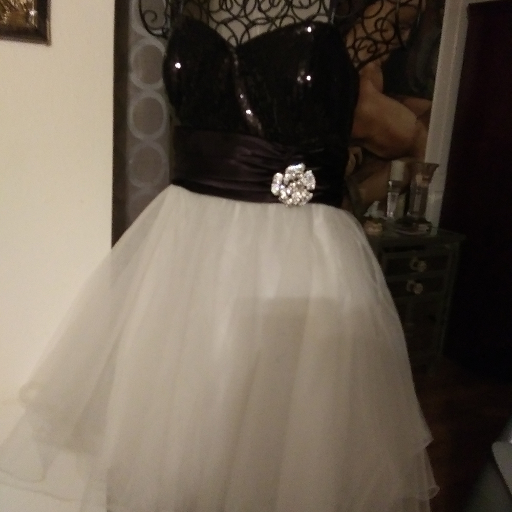 Young Jr dress